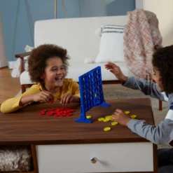 Hasbro Gaming Vier Op 'n Rij -Ravenmodee Winkel 1105857 8ec1a7c4