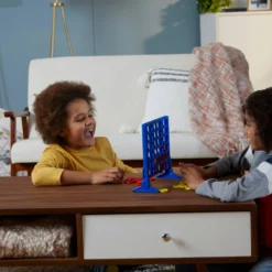 Hasbro Gaming Vier Op 'n Rij -Ravenmodee Winkel 1105857 bcfdbc7b